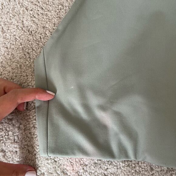 Girlfriend Collective Green High Neck Criss Cross Back Sports Bra (XS) - Picture 5 of 5